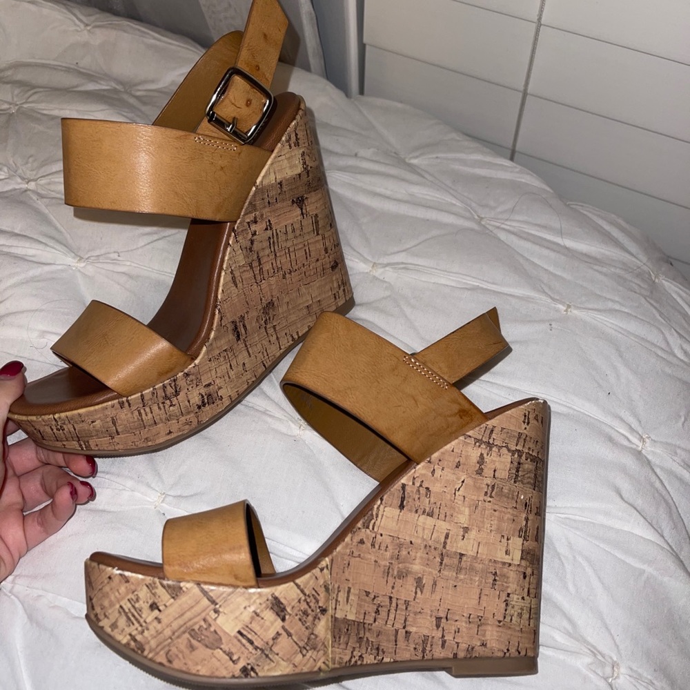 Mossimo Tracey Tan Wedge